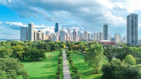 芝加哥地平线空中寄生虫视图,芝加哥街市摩天大楼都市风景鸟的景色从上面密执安湖和城市 库存图片 芝加哥地平线空中寄生虫视图,芝加哥街市摩天大楼都市风景鸟的景色从上面密执安湖和城市 库存图片
